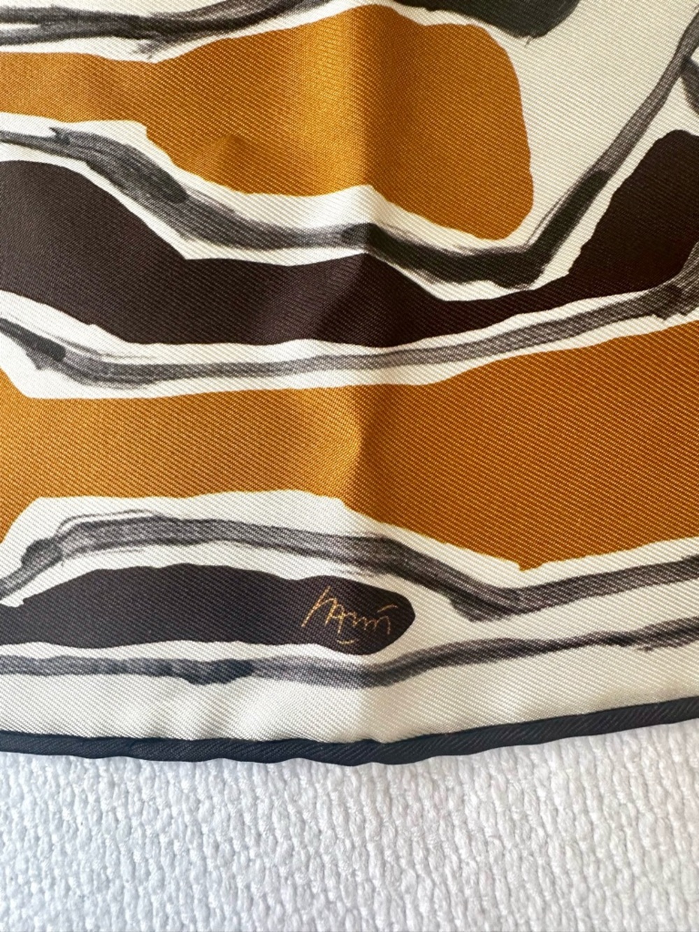Hermes La Danse des Chevaux Double Face 90 cm Scarf - Like New - Picture 10 of 16